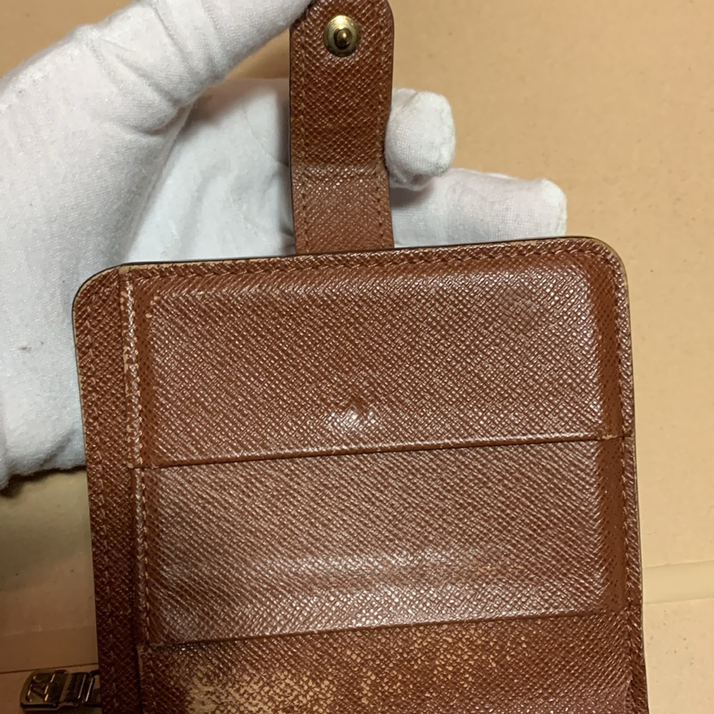 SOLD - Authentic LOUIS VUITTON Compact Zip Bi-Fold Monogram Wallet - Picture 13 of 15